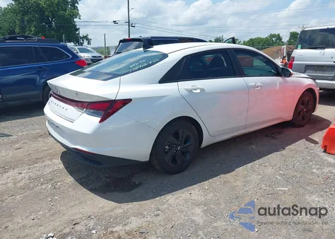 2023 Hyundai Elantra Sel z USA, uszkodzony, nr VIN 5NPLM4AG1PH092737